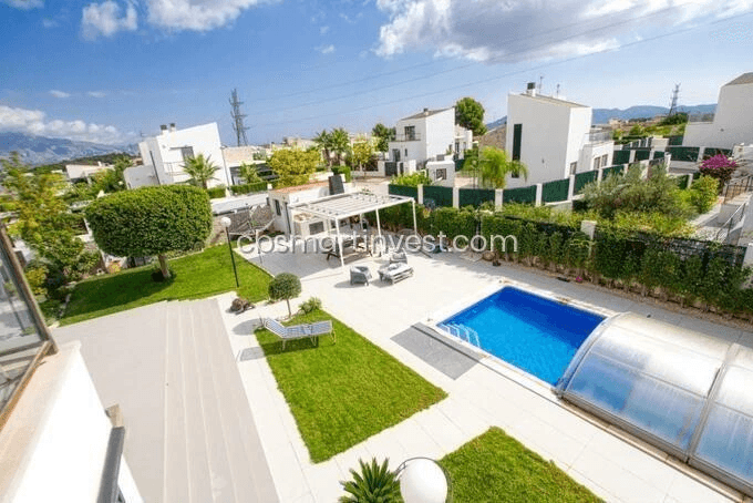 Villas на продажа в Polop De La Marina, Alicante