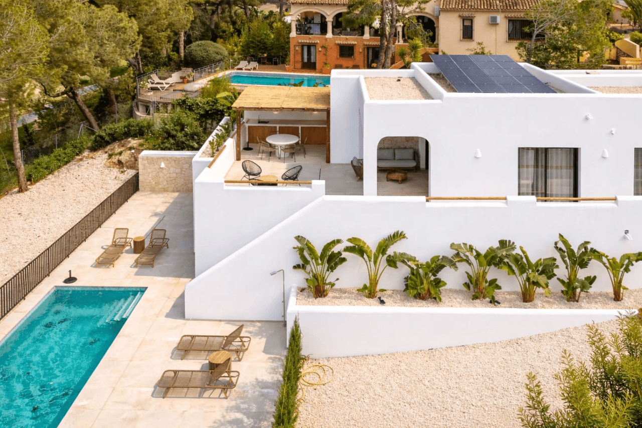 Nybyggeri! Ibiza-stil villa på golfbane