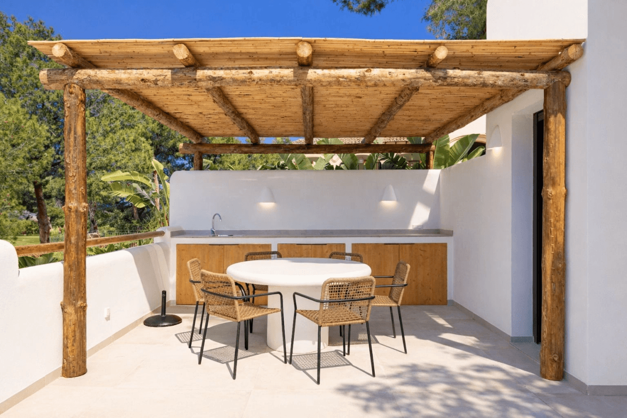 Nybyggeri! Ibiza-stil villa på golfbane