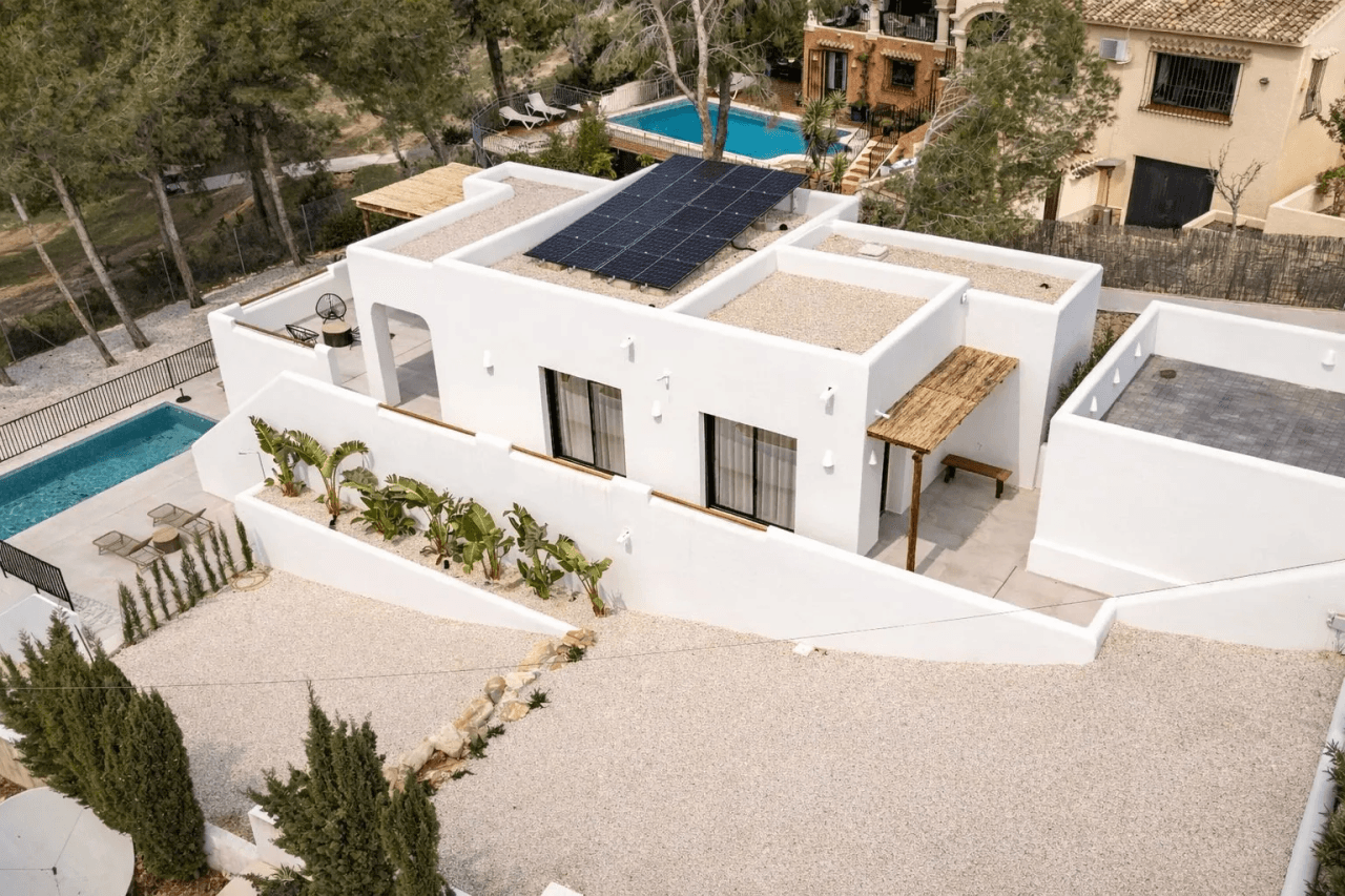 Nybyggeri! Ibiza-stil villa på golfbane