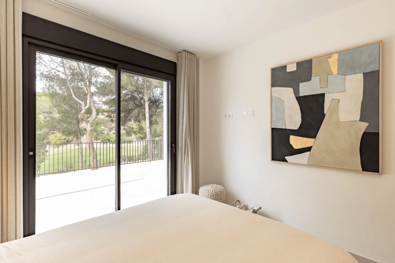 Nybyggeri! Ibiza-stil villa på golfbane