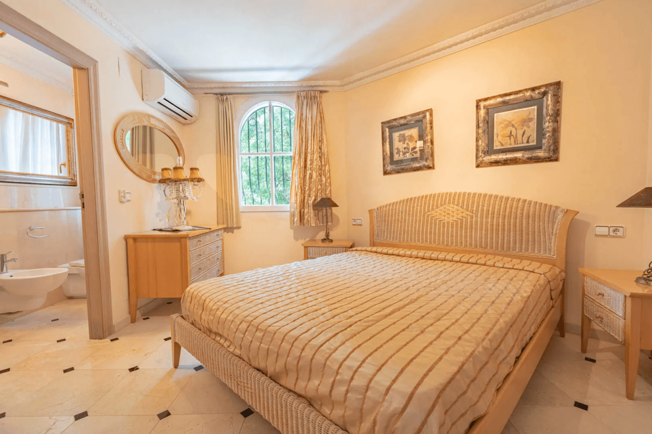 Villa for sale in Pedreguer