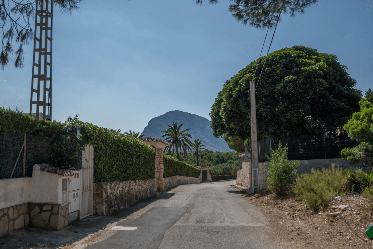 Land til salg i Javea