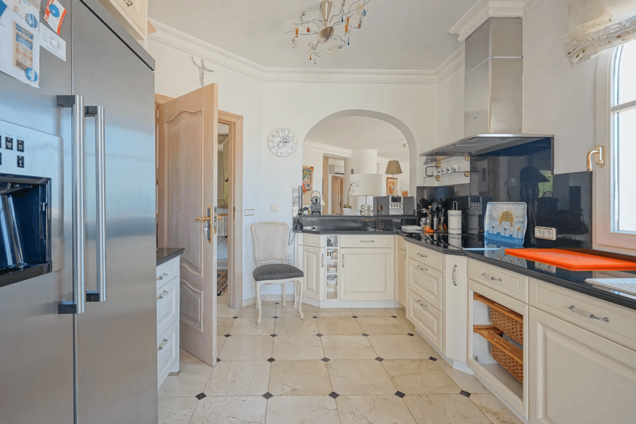 Villa for sale in Pedreguer