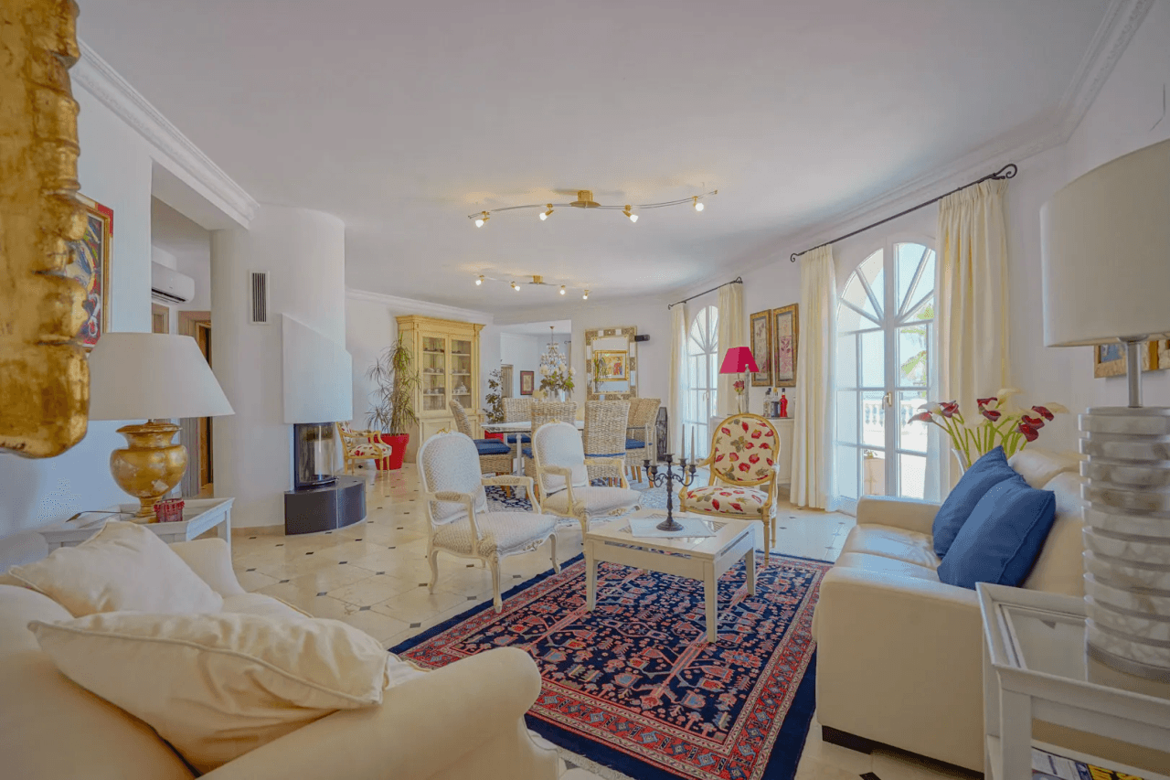 Villa for sale in Pedreguer