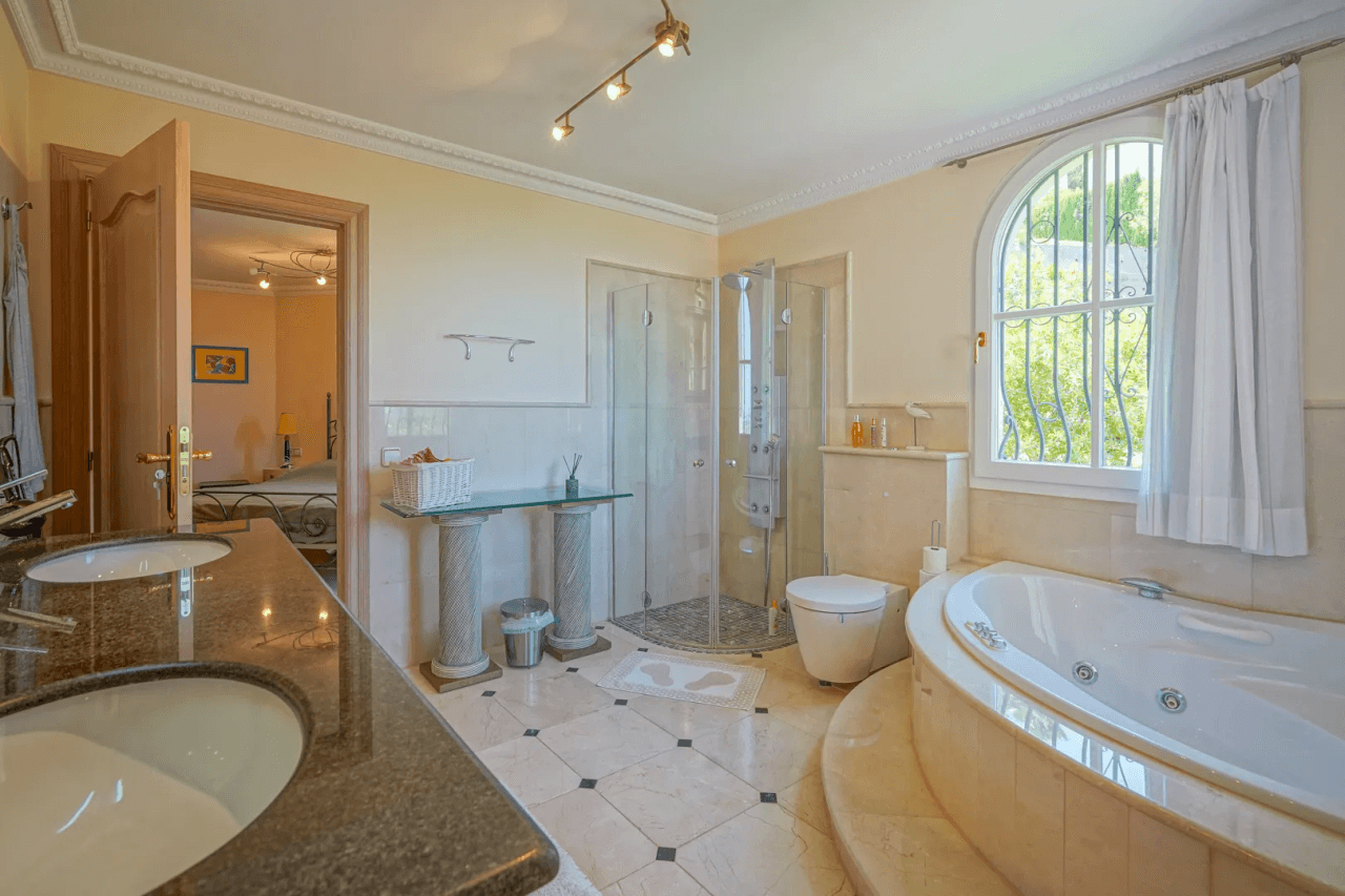 Villa for sale in Pedreguer