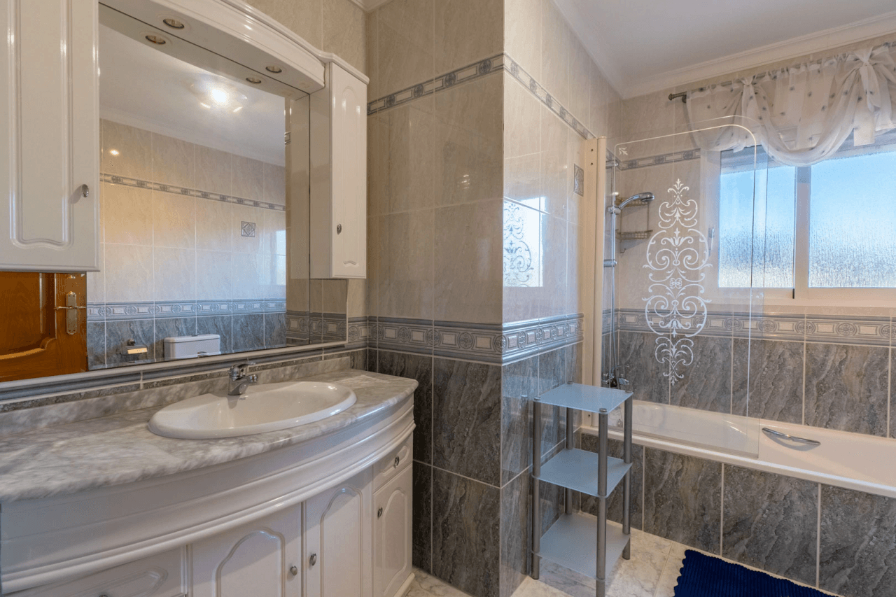 Villa for sale in Jalon