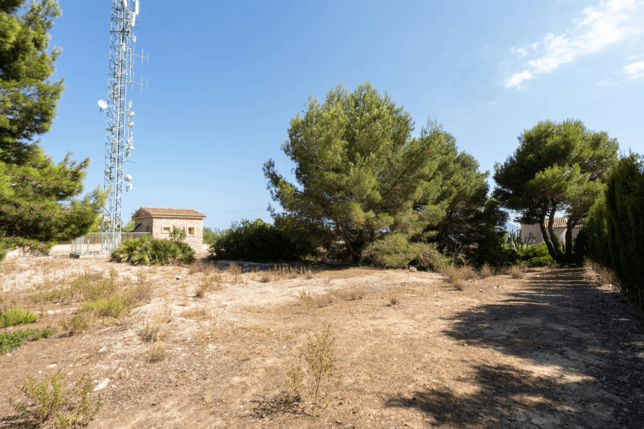 Land til salg i Javea