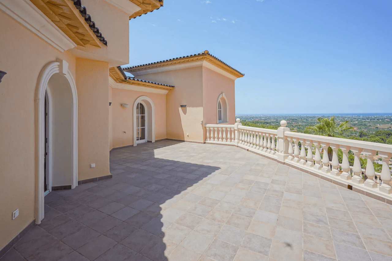 Villa for sale in Pedreguer
