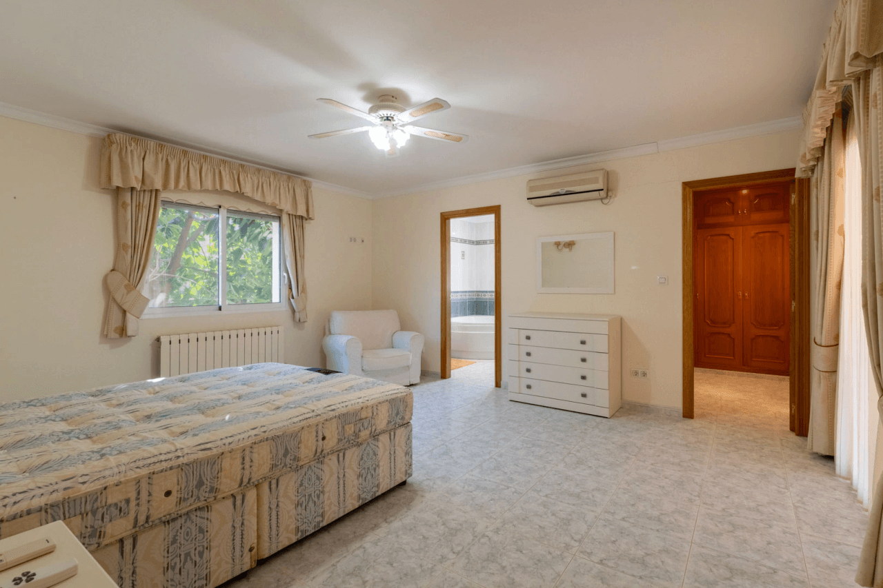 Villa for sale in Jalon