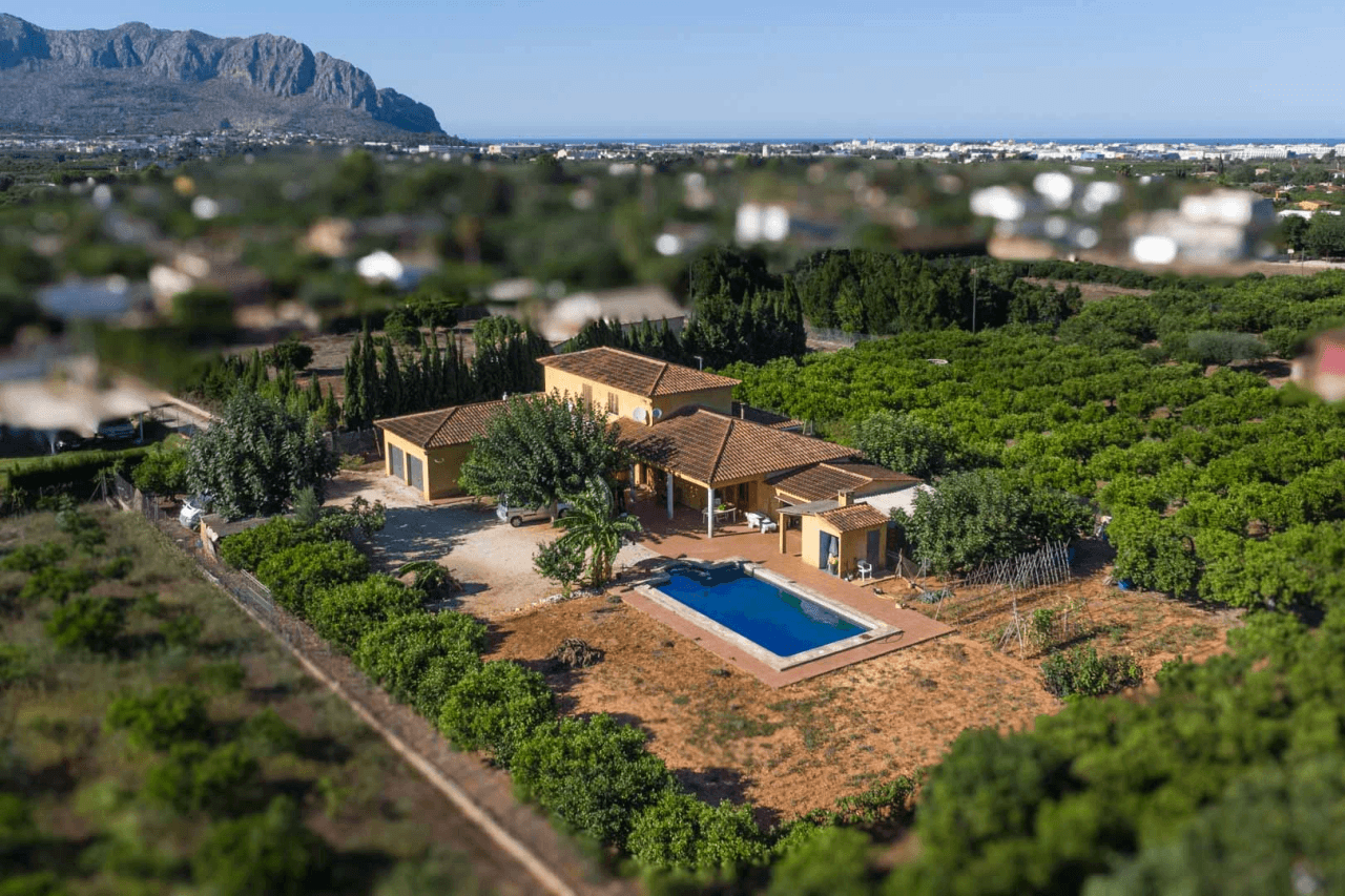 Villa for sale in Pedreguer