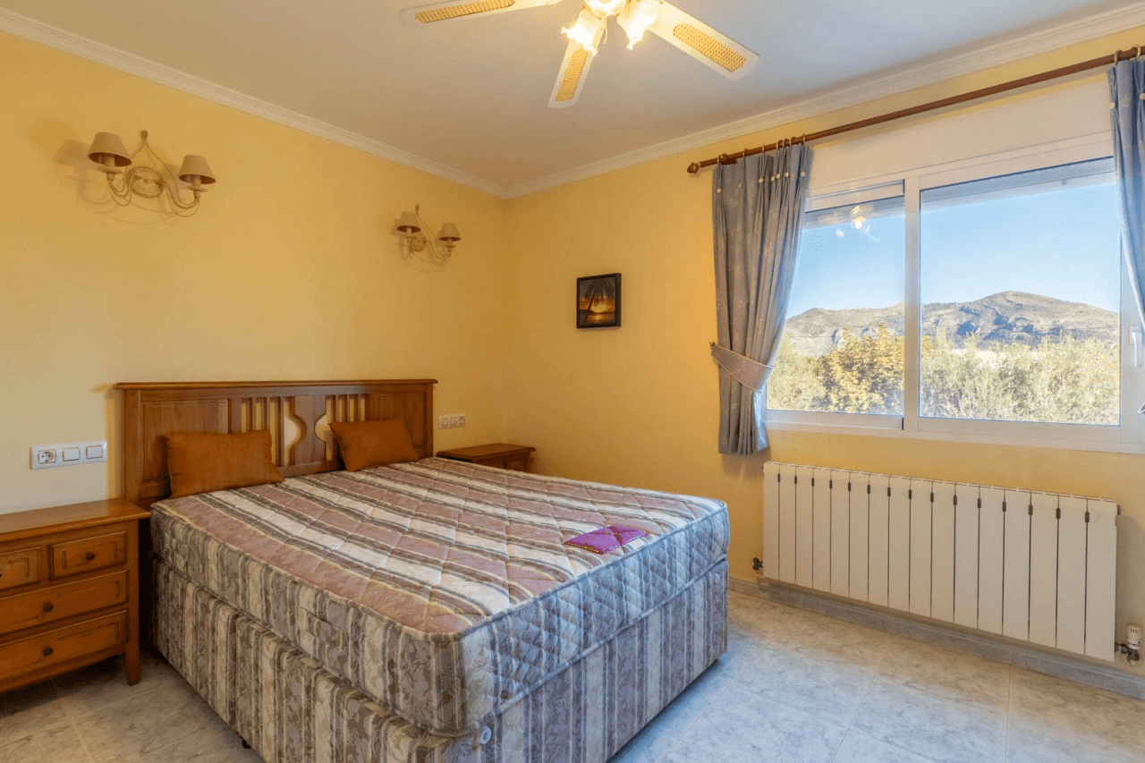 Villa for sale in Jalon