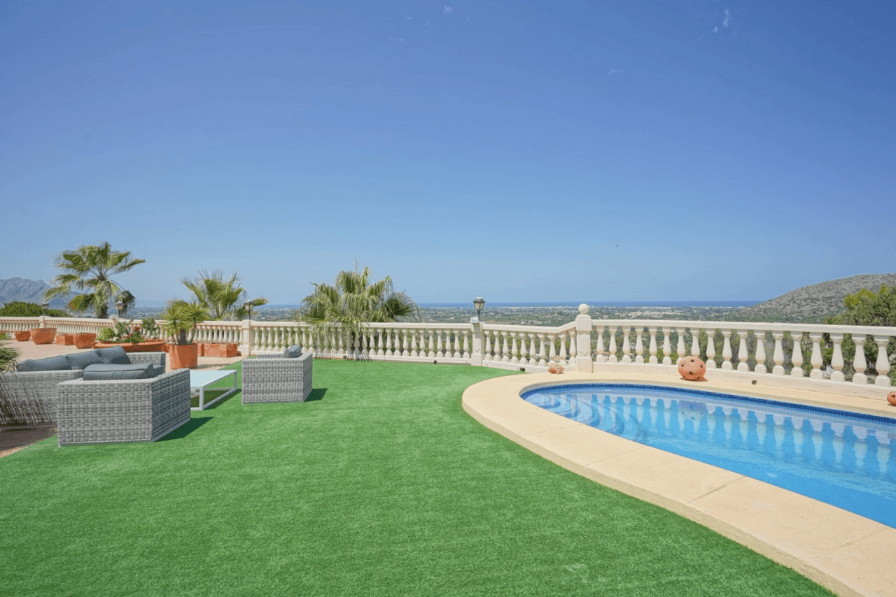 Villa for sale in Pedreguer