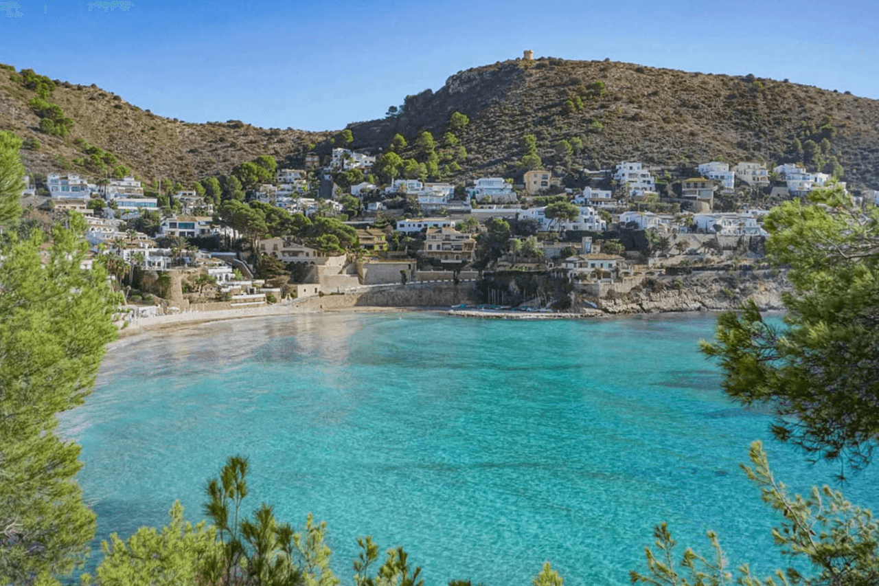 Land til salg i Moraira