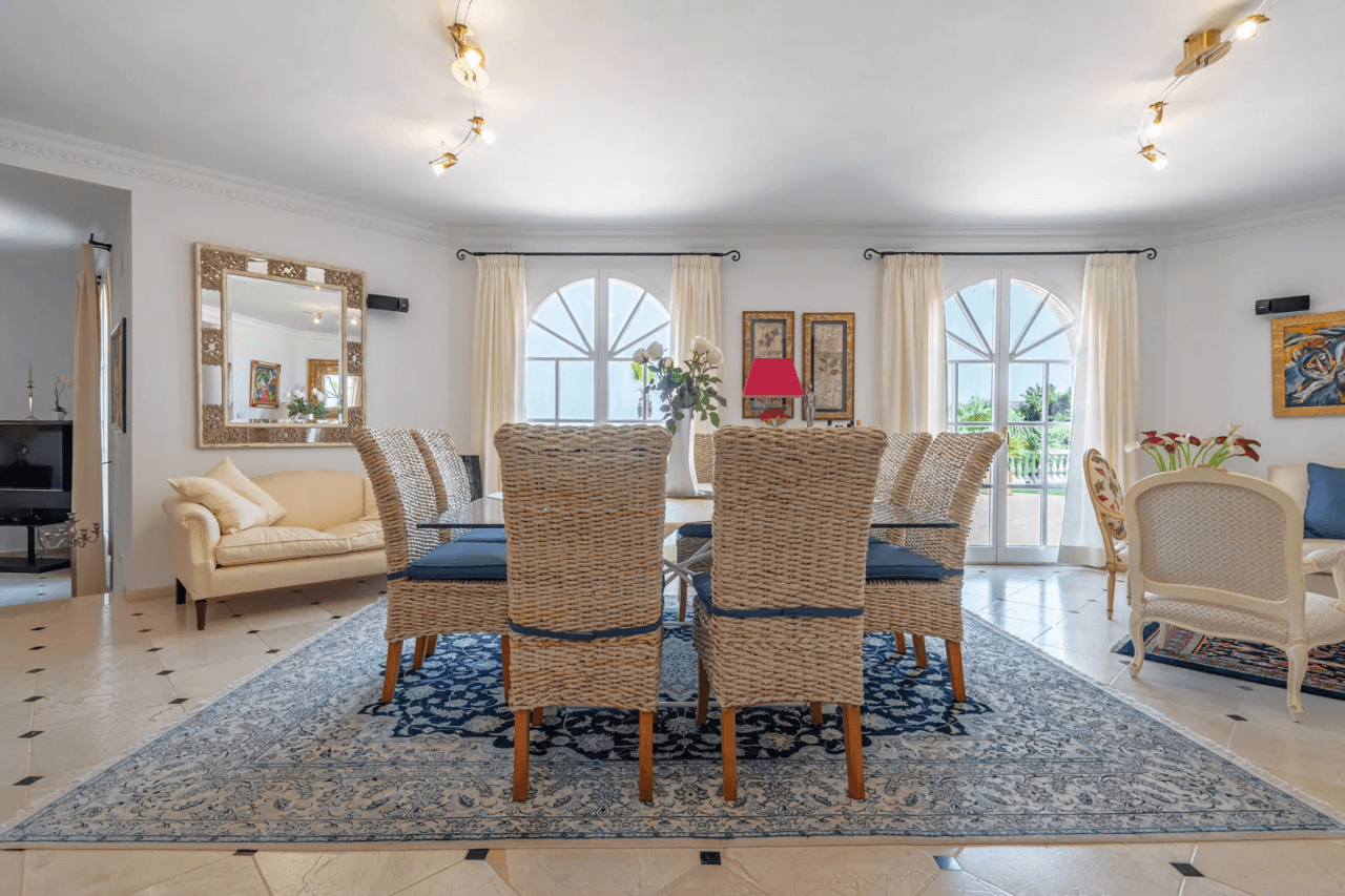 Villa for sale in Pedreguer