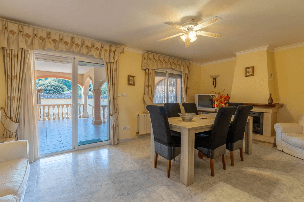 Villa for sale in Jalon