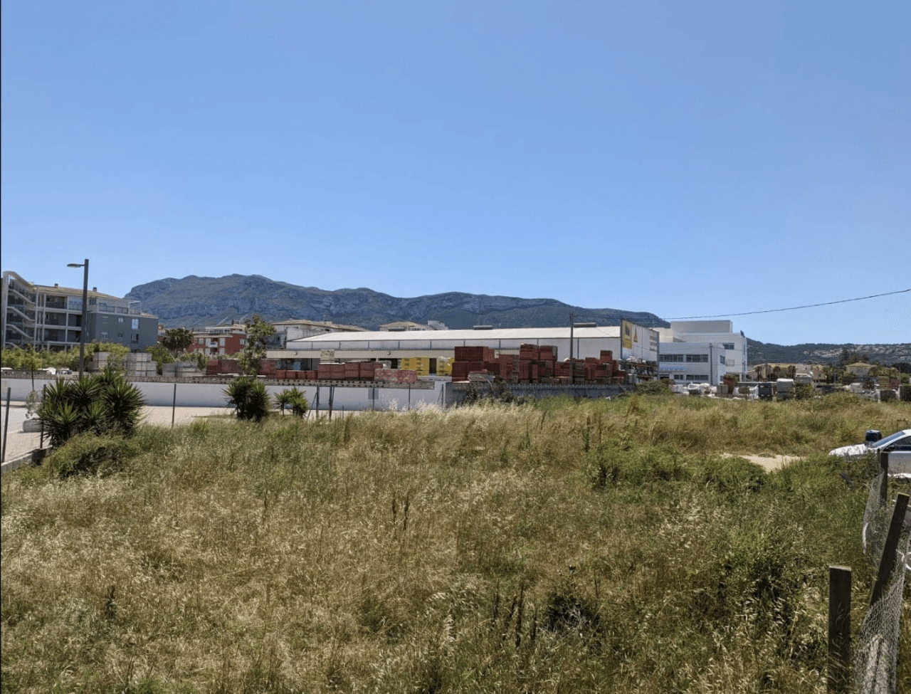 Land til salg i Denia