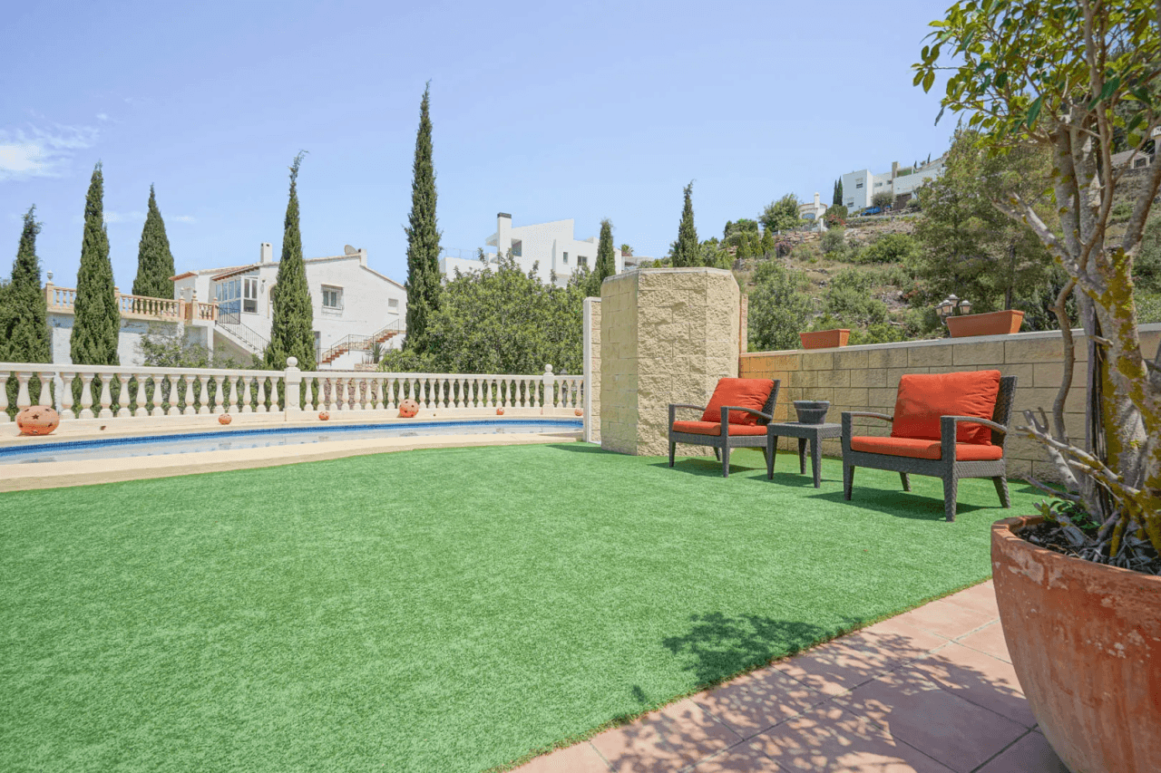 Villa for sale in Pedreguer