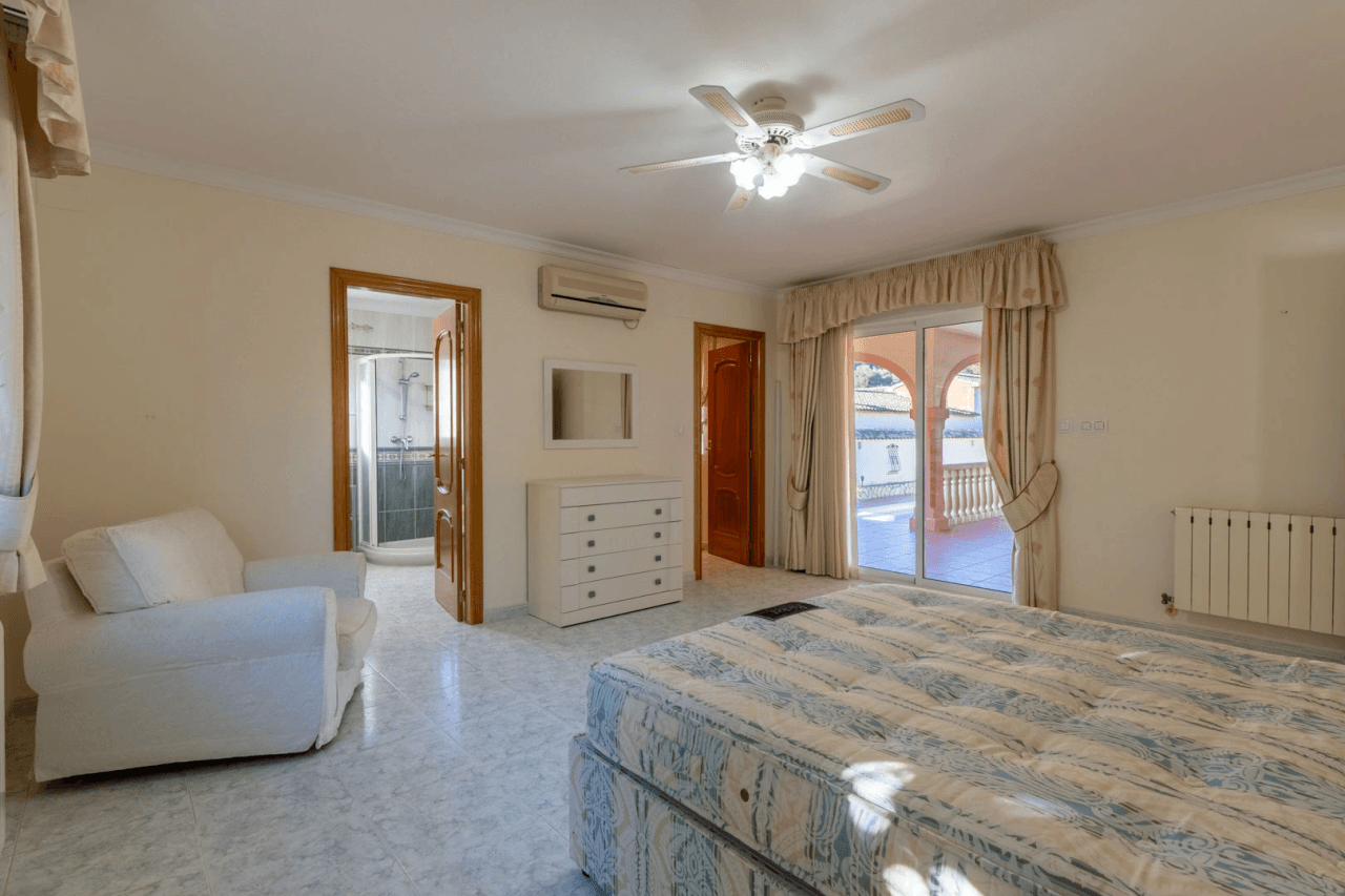Villa for sale in Jalon