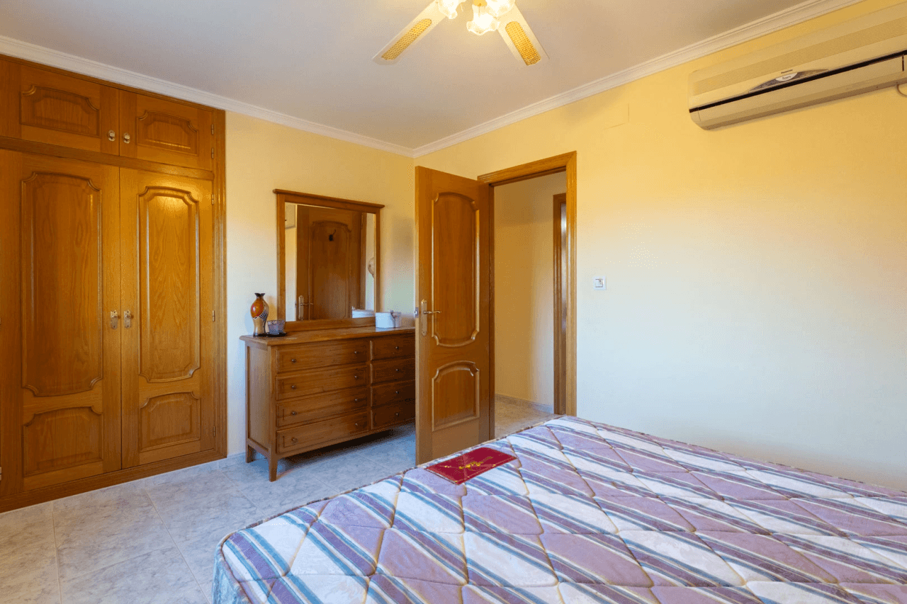 Villa for sale in Jalon