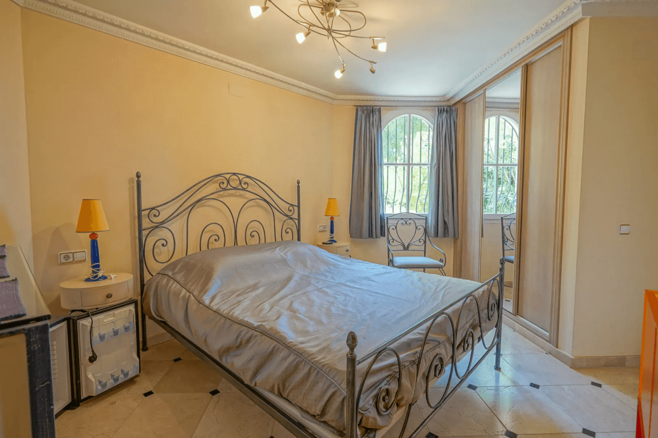 Villa for sale in Pedreguer