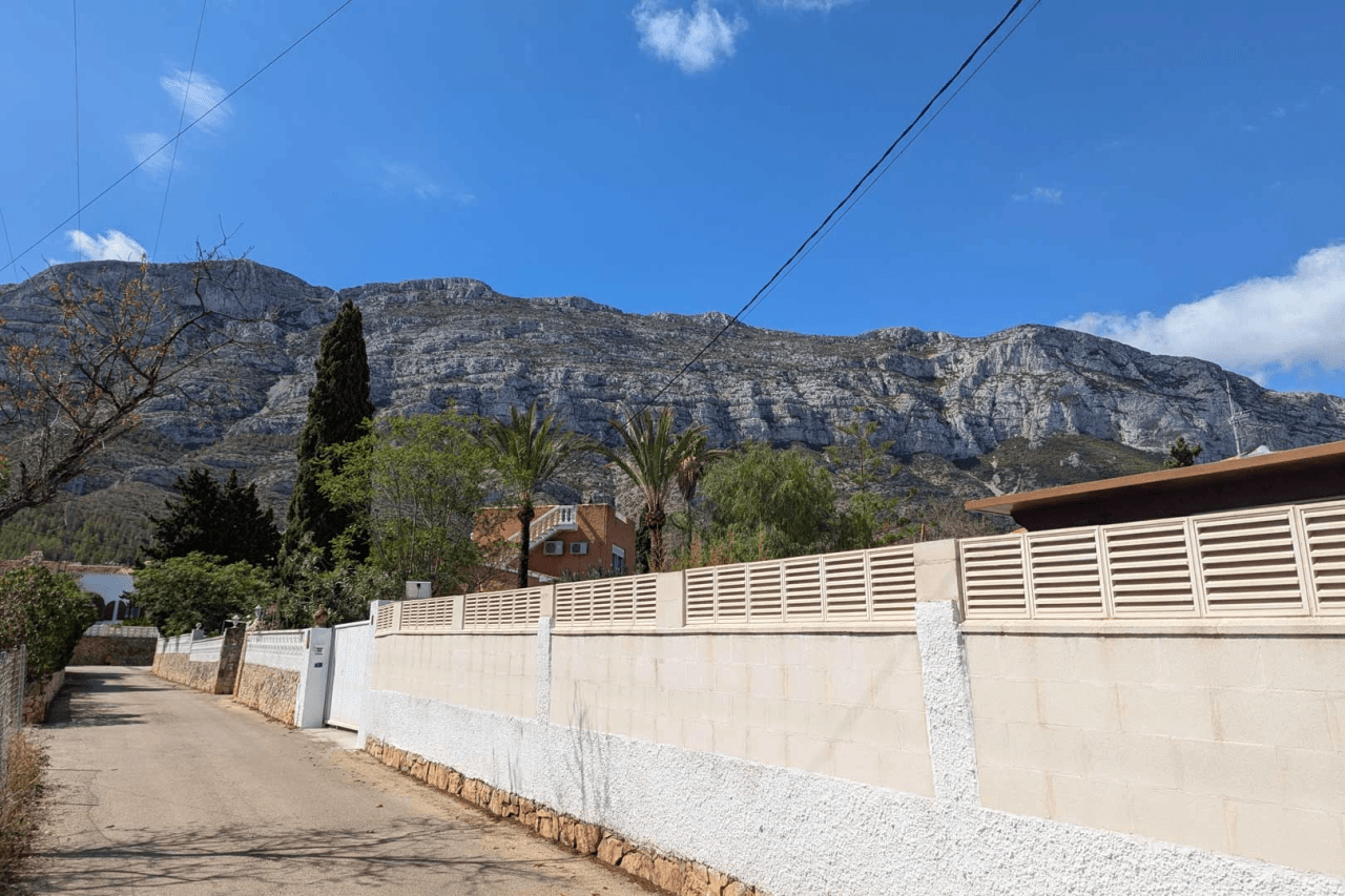 Land til salg i Denia
