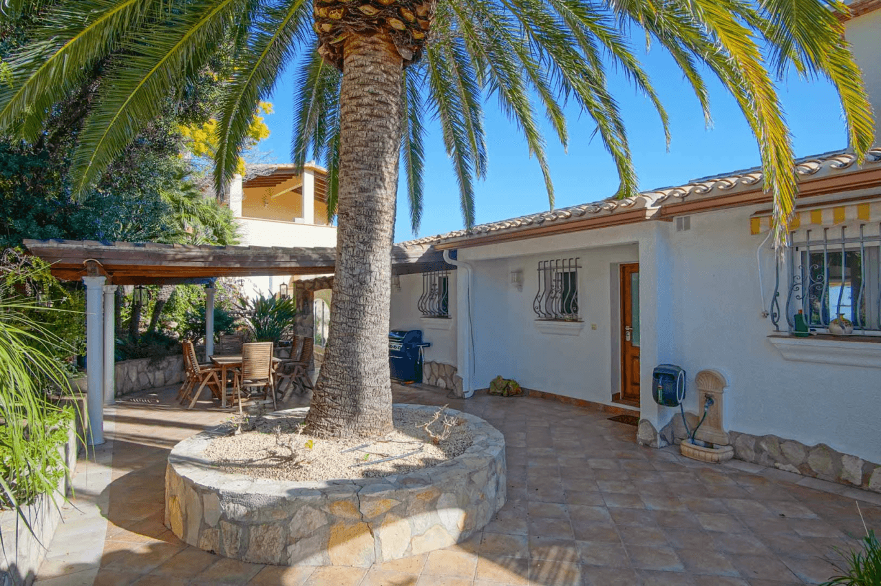 Villa for sale in Pego