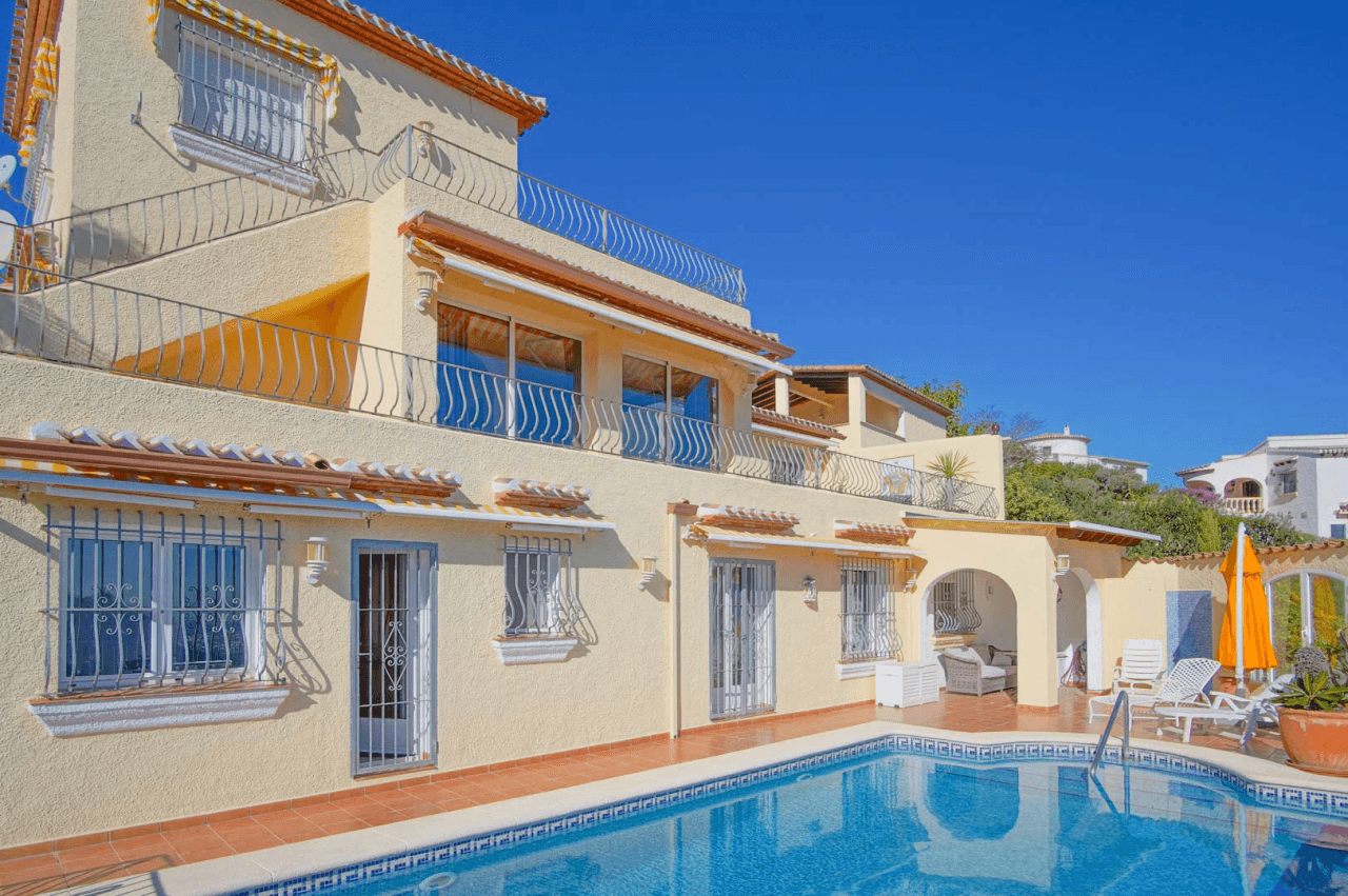 Villa for sale in Pego