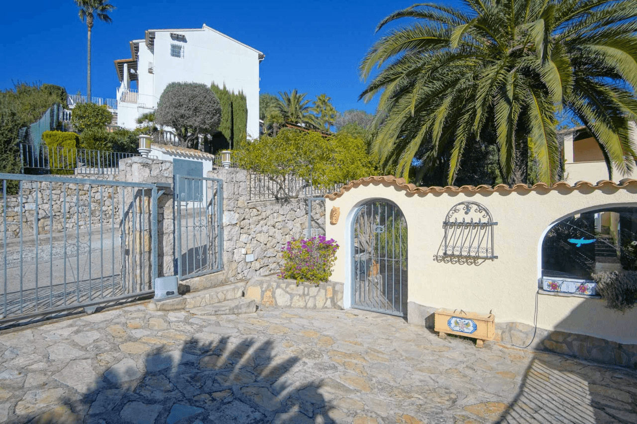 Villa for sale in Pego