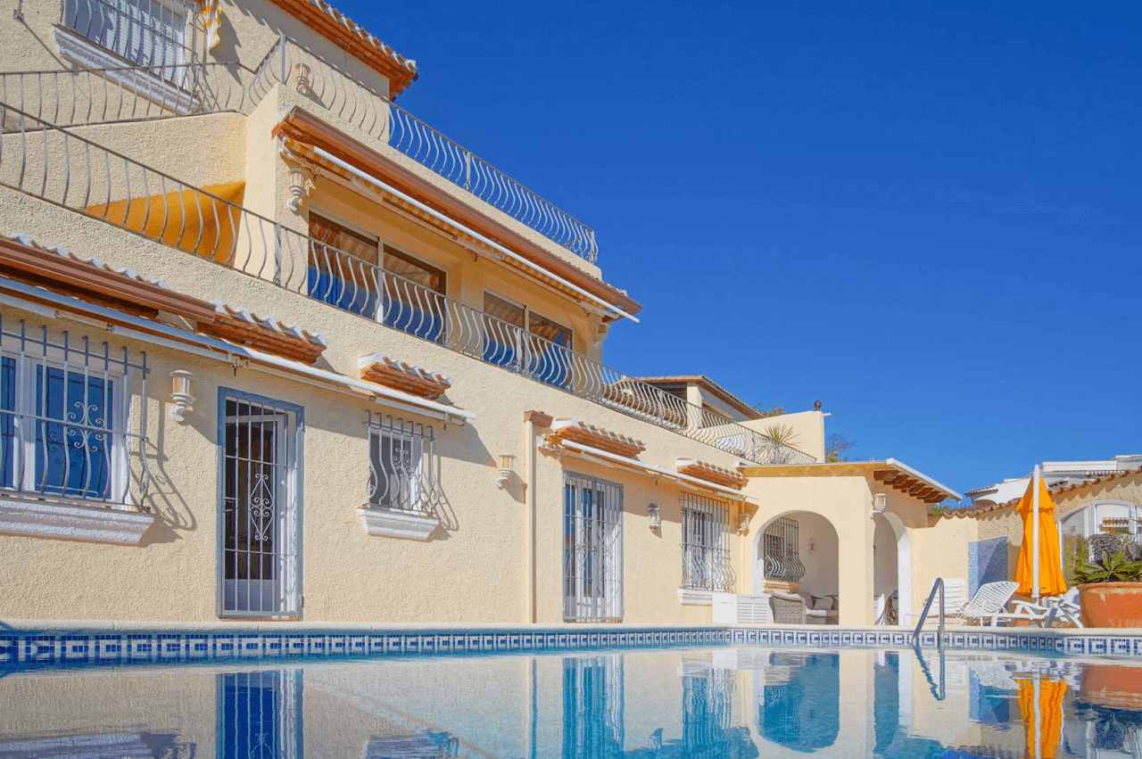 Villa for sale in Pego