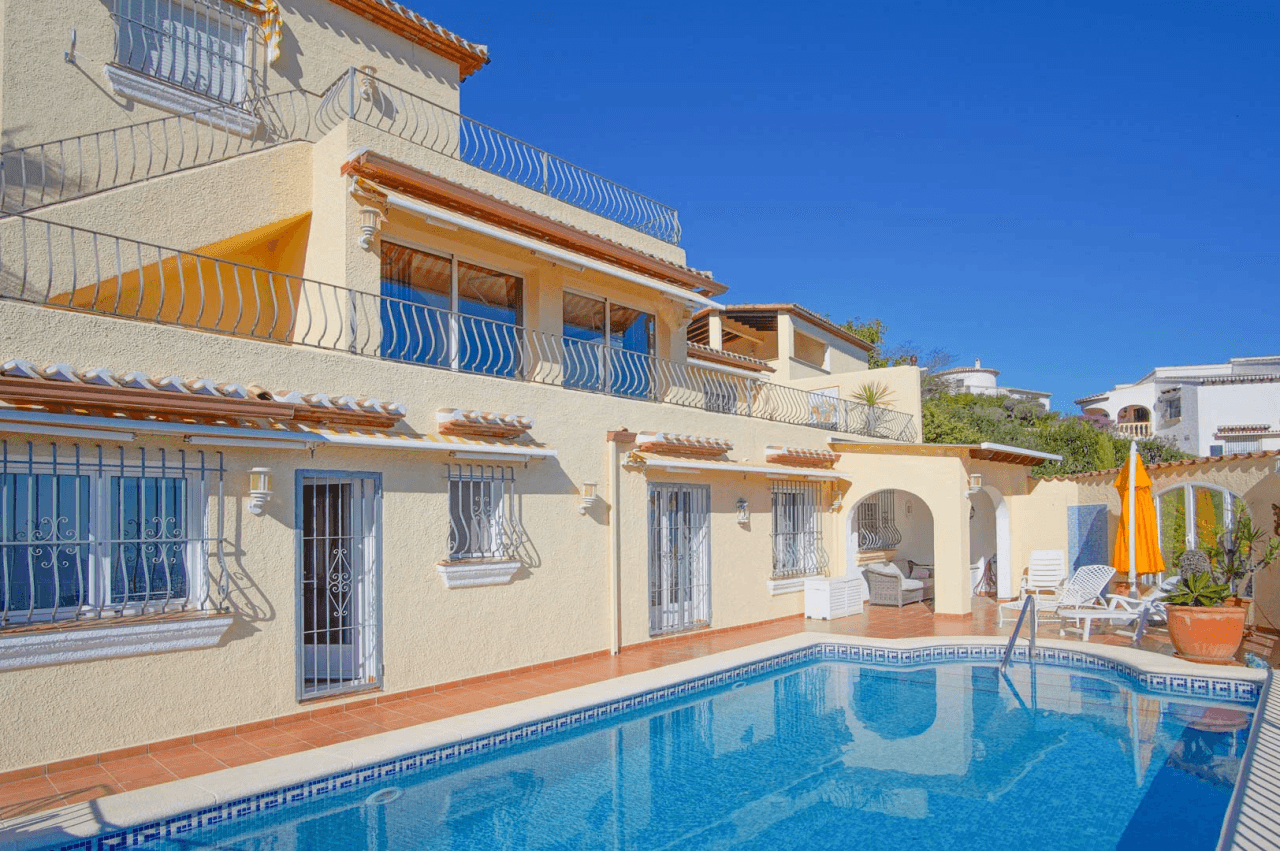 Villa for sale in Pego