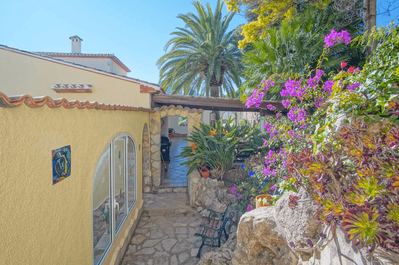 Villa for sale in Pego