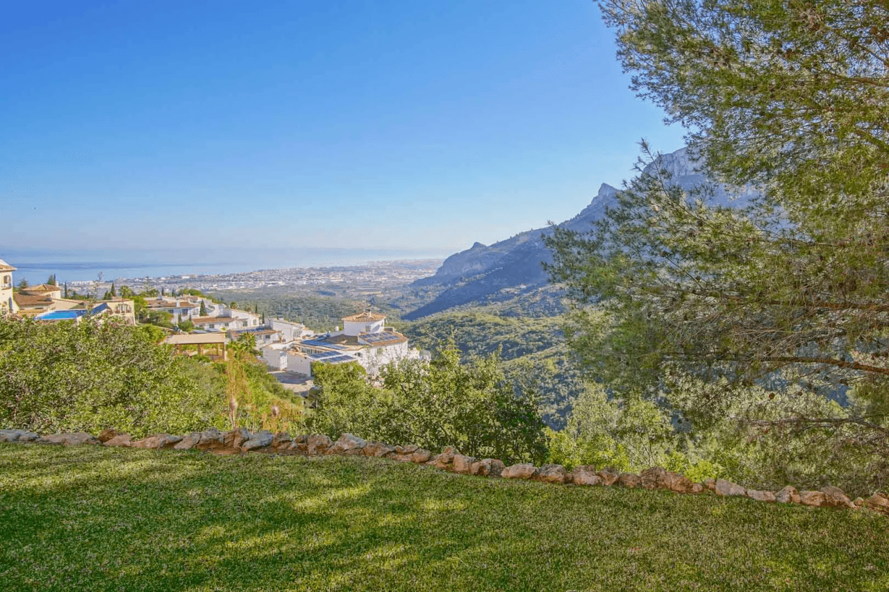 Villa for sale in Pego