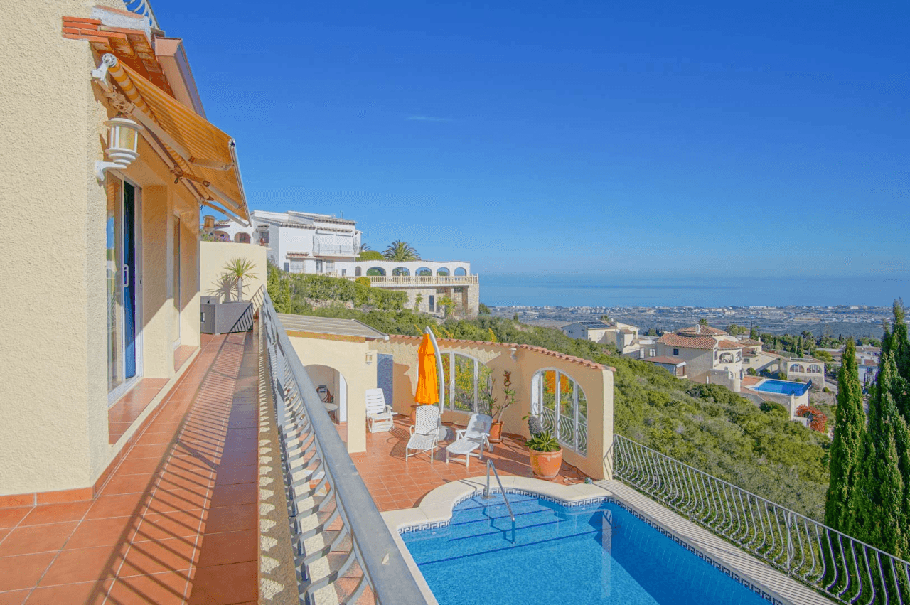 Villa for sale in Pego