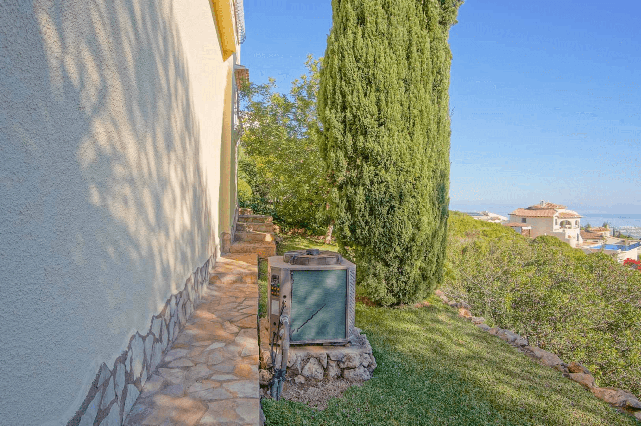 Villa for sale in Pego