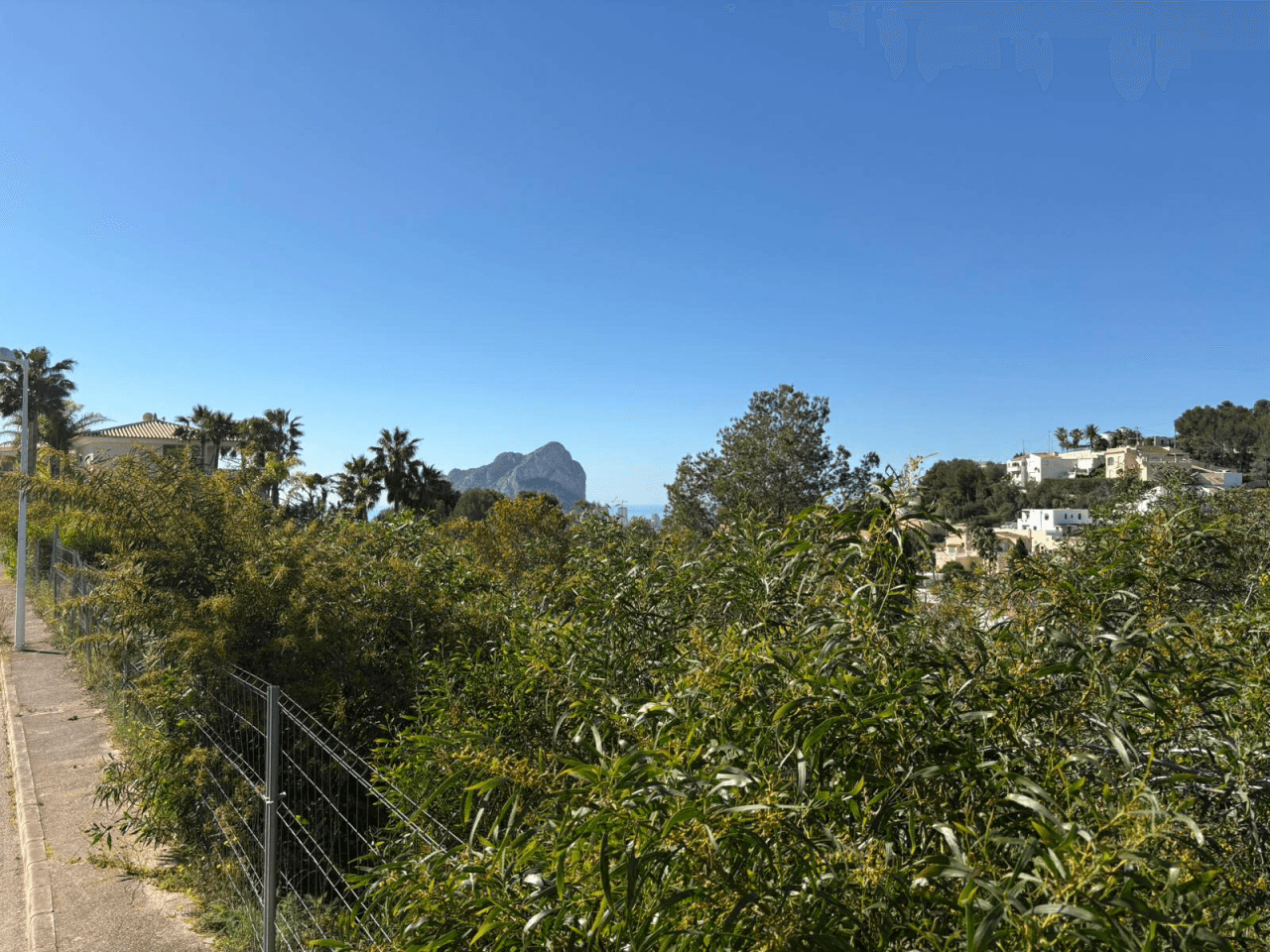 Grund med havudsigt i Calpe