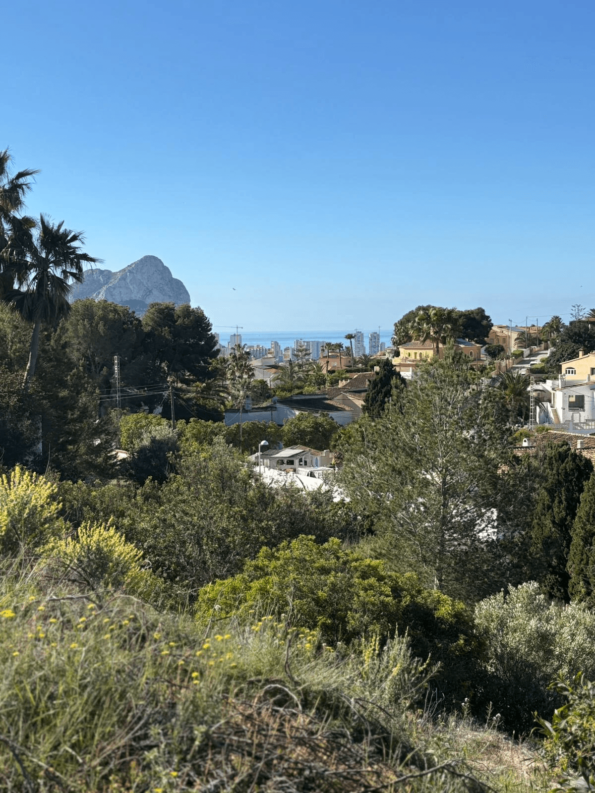 Grund med havudsigt i Calpe