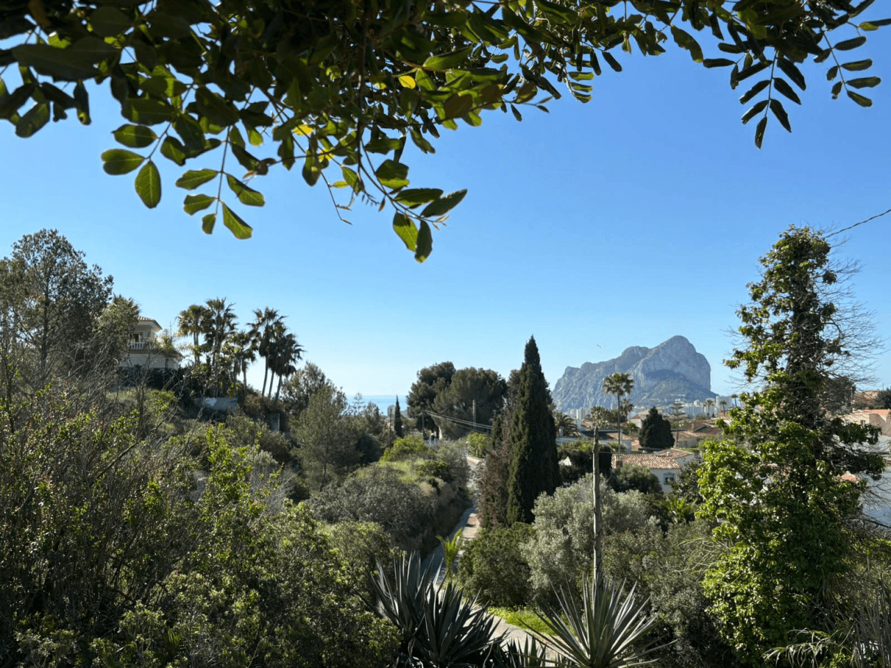 Grund med havudsigt i Calpe