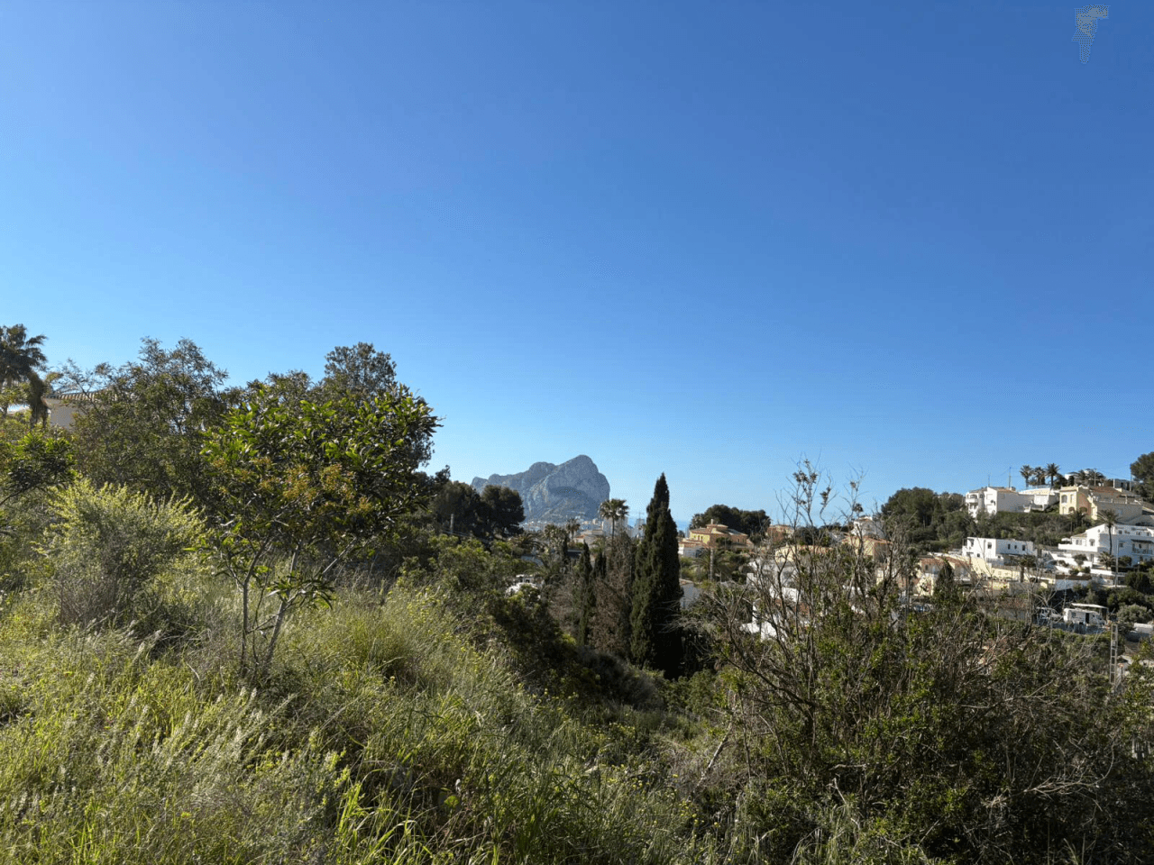 Grund med havudsigt i Calpe