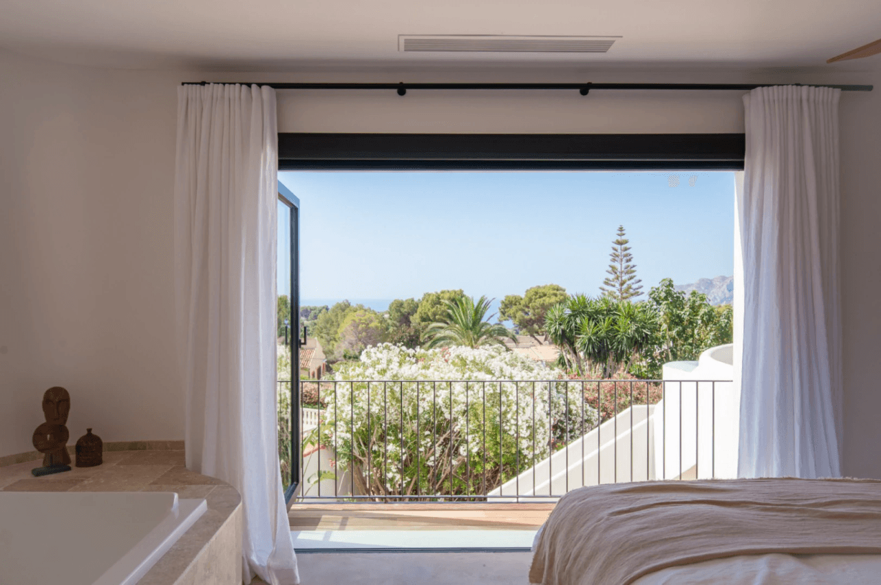 Moderne Luxusvilla mit Meerblick zu verkaufen in Moraira