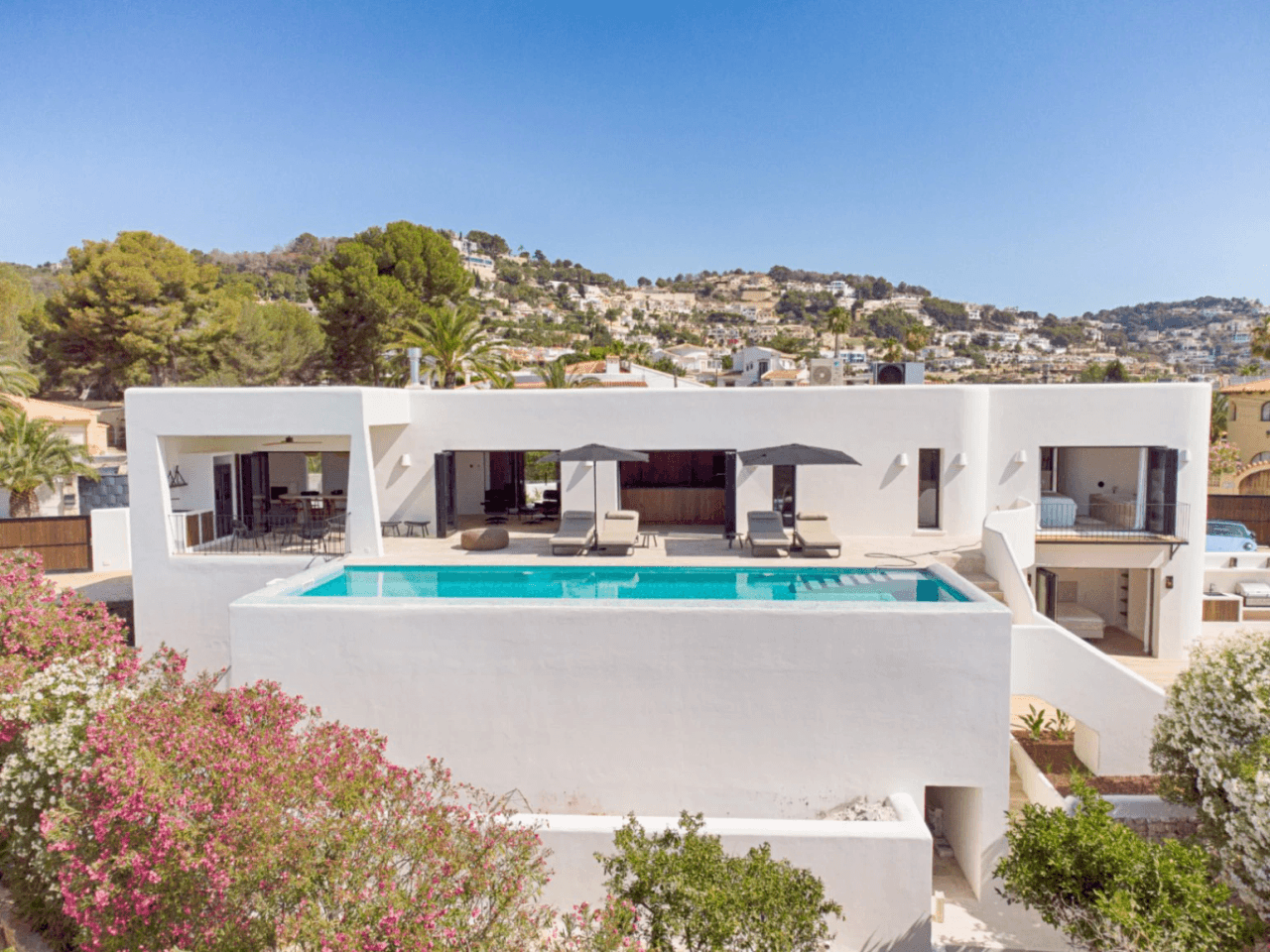 Moderne Luxusvilla mit Meerblick zu verkaufen in Moraira