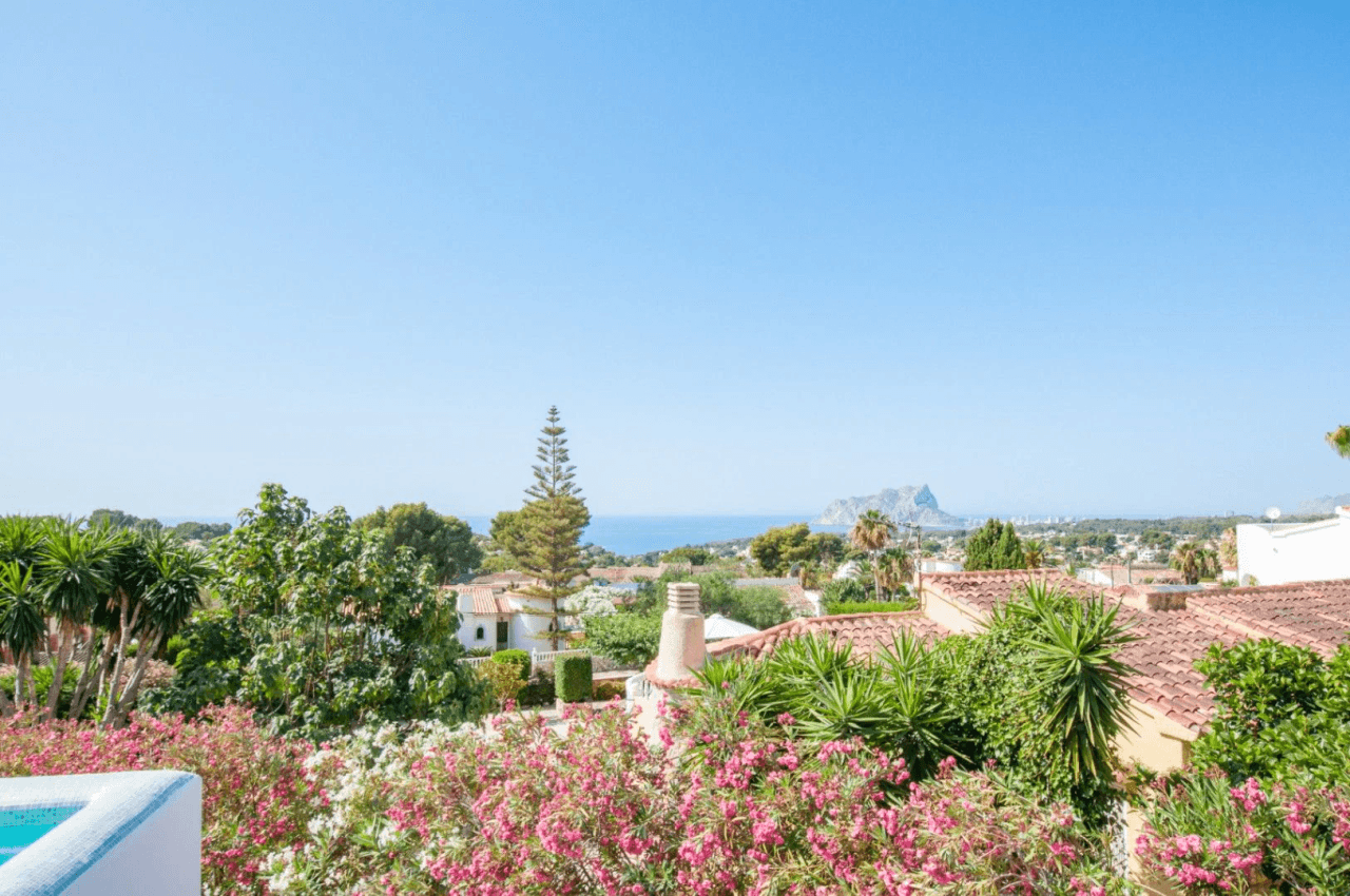 Moderne Luxusvilla mit Meerblick zu verkaufen in Moraira
