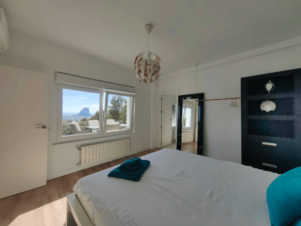 Luksusvilla med panoramaudsigt over havet til salg i Calpe