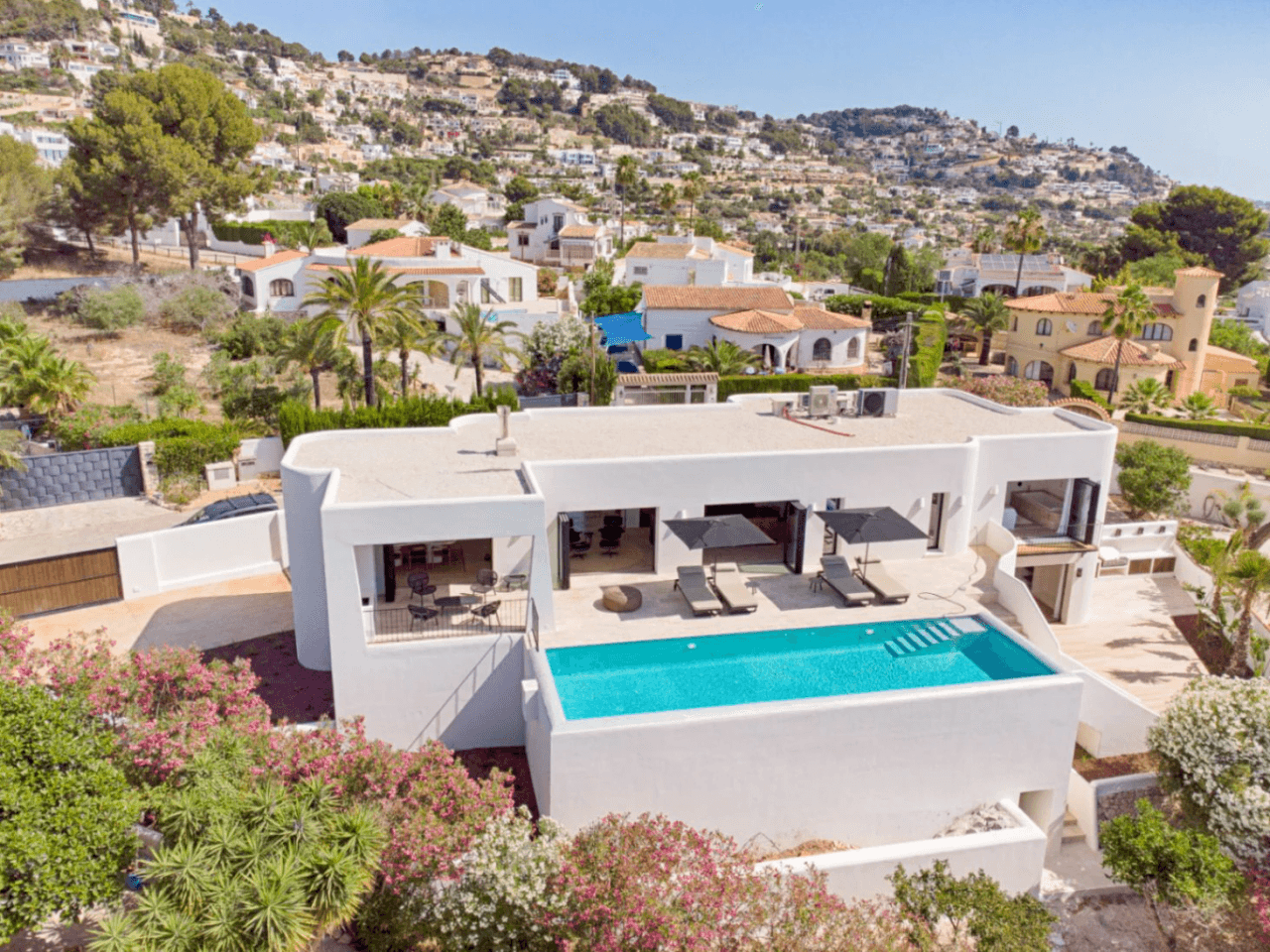 Moderne Luxusvilla mit Meerblick zu verkaufen in Moraira