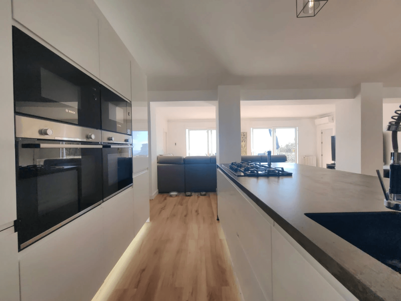 Luksusvilla med panoramaudsigt over havet til salg i Calpe