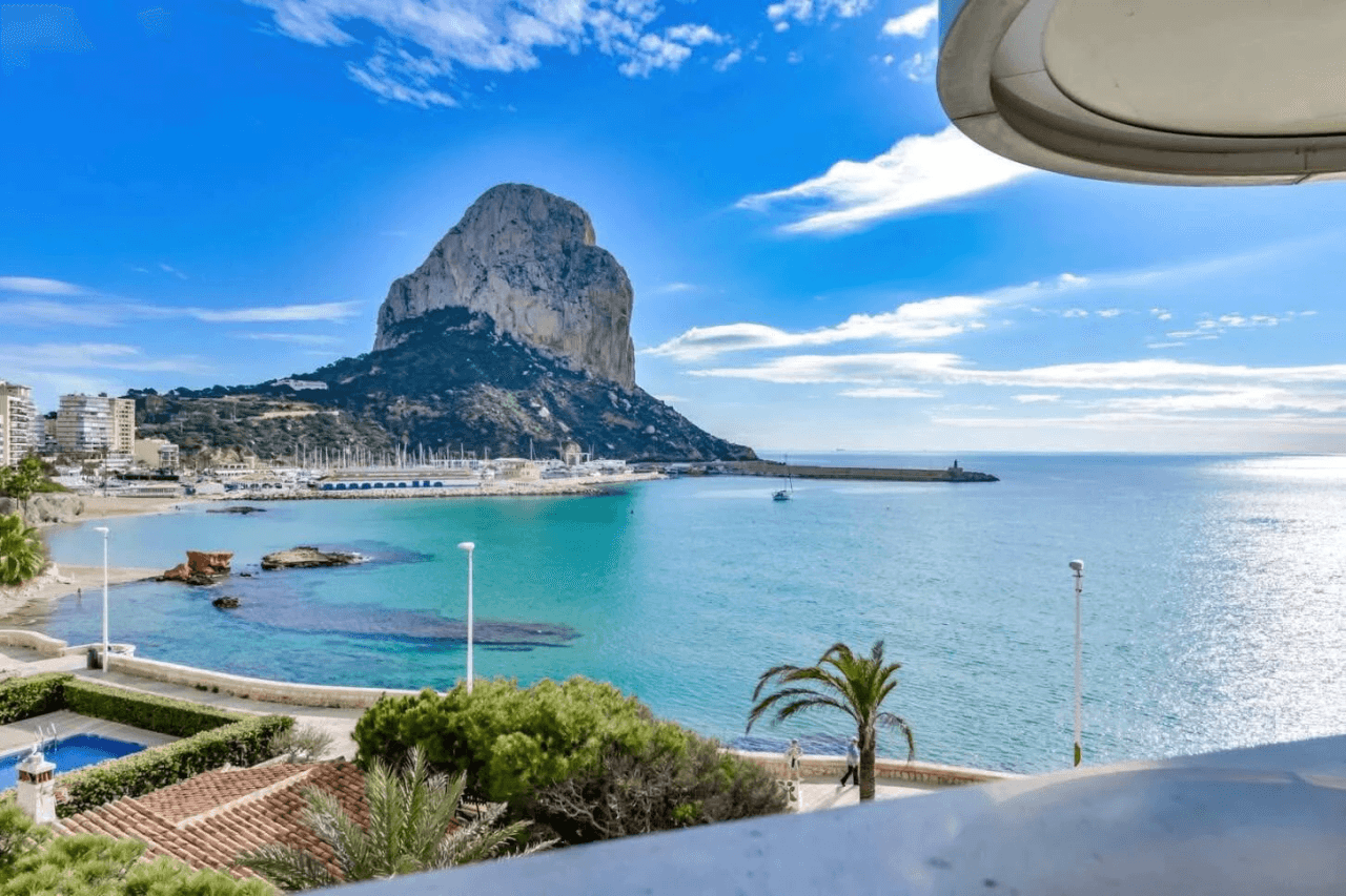 Eksklusiv og privat lejlighed på førstelinje ved havet i Calpe