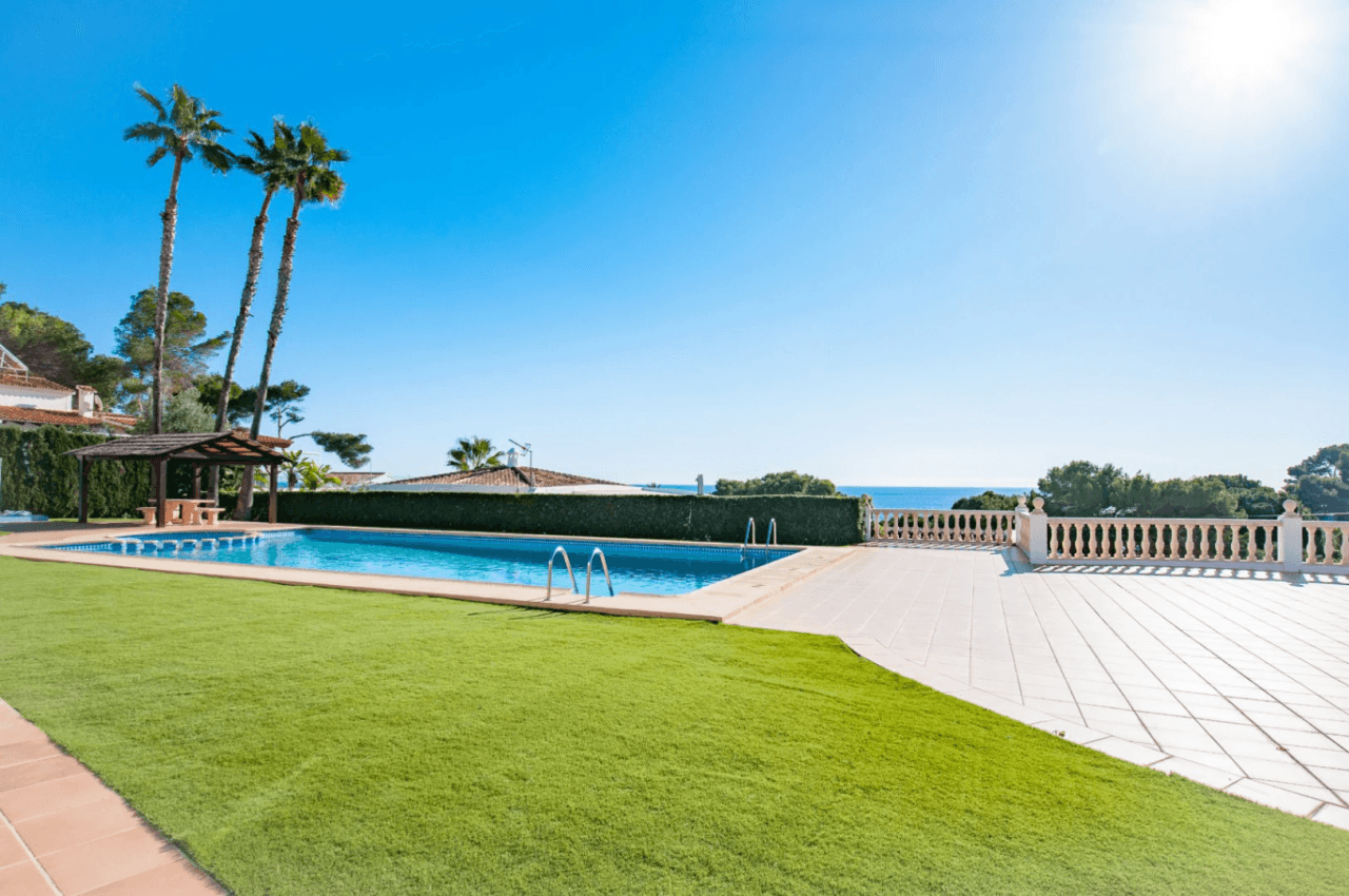 Charmende lejlighed med imponerende havudsigt i Moraira
