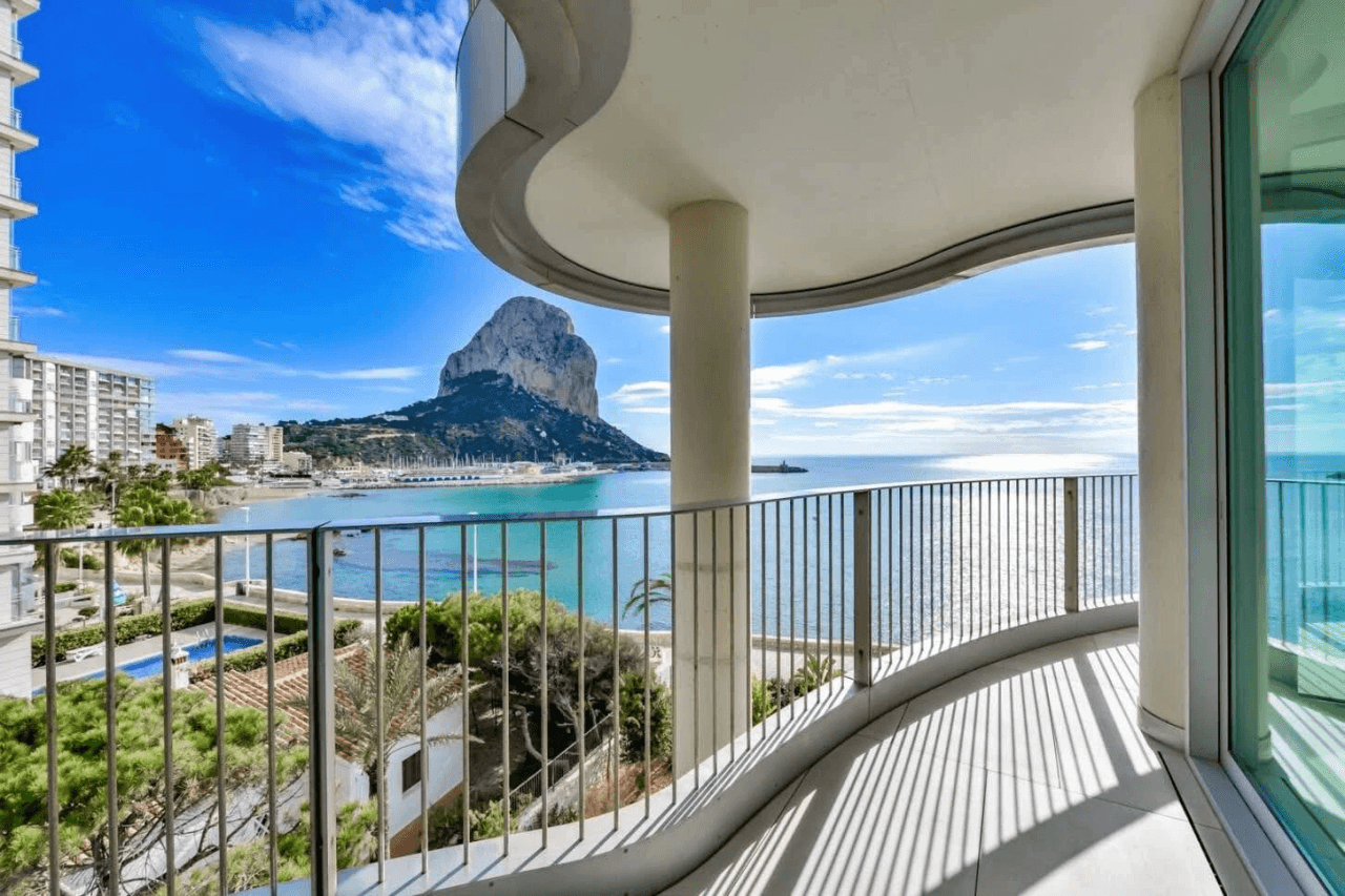 Eksklusiv og privat lejlighed på førstelinje ved havet i Calpe