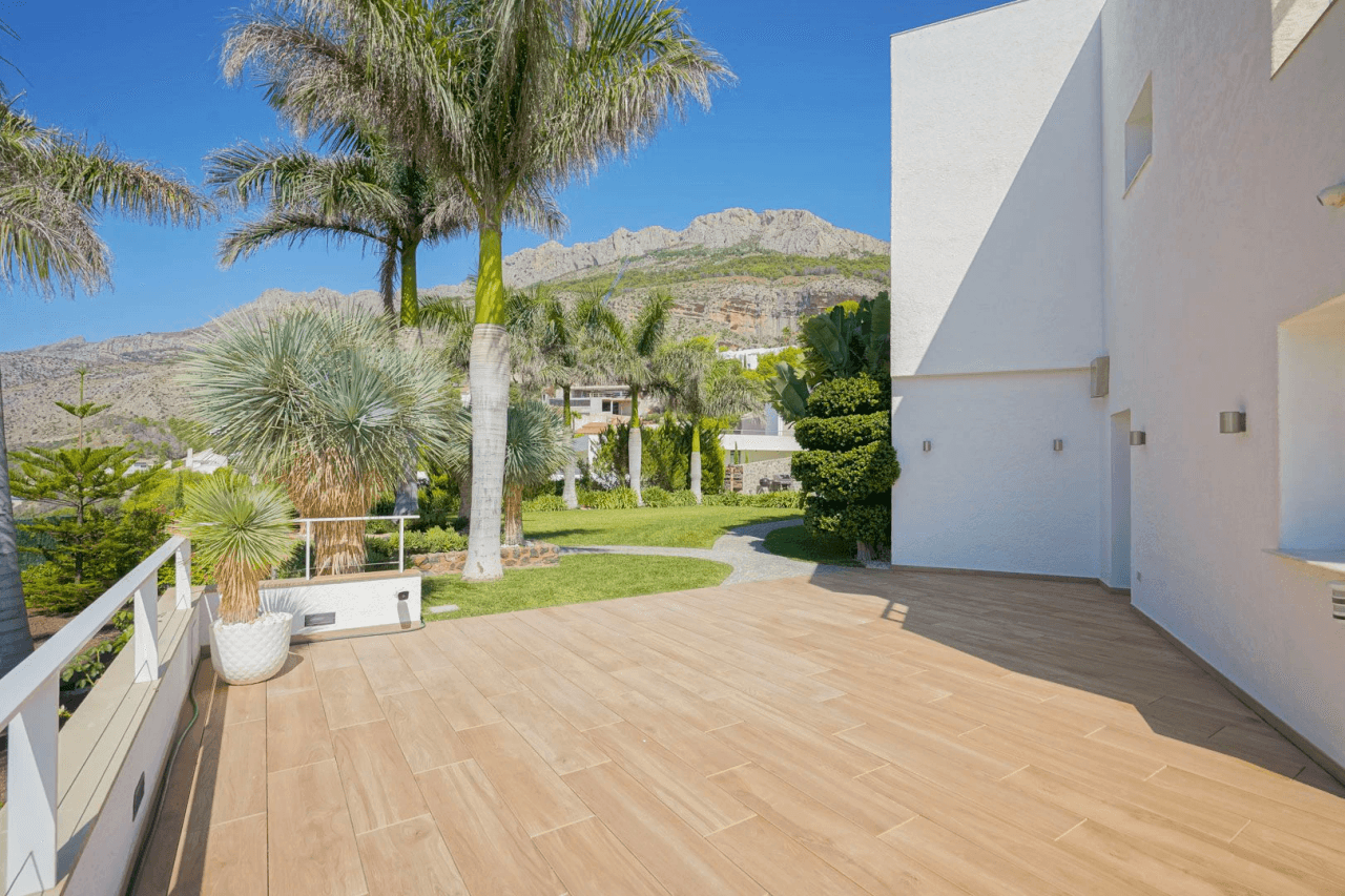 Eksklusiv villa med imponerende udsigt over Sierra Altea