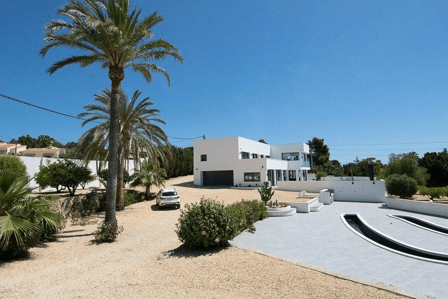 Moderne rummelig villa med havudsigt nær kysten af Altea